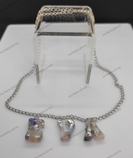 Letra con mineral natural Letra con mineral